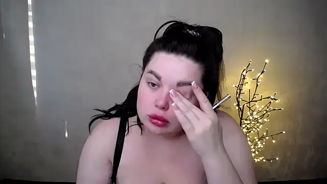 Snapshot of Emily_Mo chatting on November 14, 2025, 6:39 am Emily Mo online show from November 14, 2025, 6:39 am