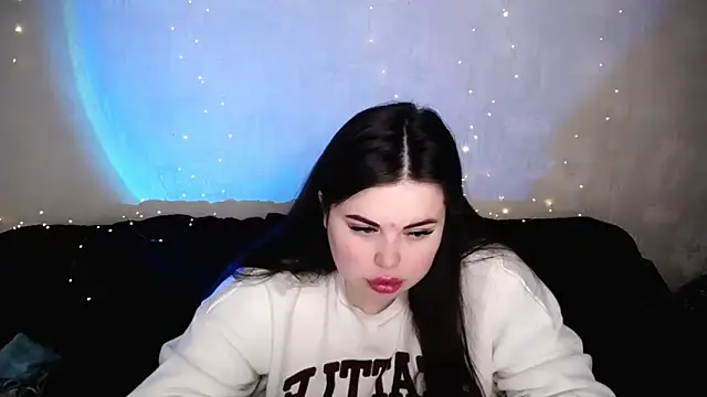 Snapshot of Emily_Mo chatting on March 4, 2026, 7:05 am Emily Mo online show from March 4, 2026, 7:05 am