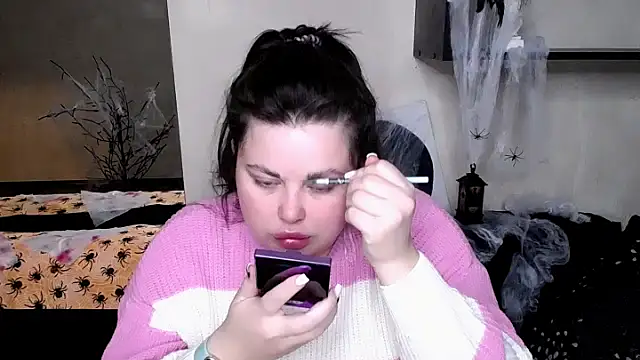 Snapshot of Emily_Mo chatting on October 31, 2025, 6:32 am Emily Mo online show from October 31, 2025, 6:32 am