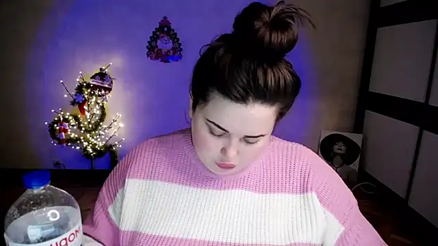 Snapshot of Emily_Mo chatting on January 8, 2026, 6:52 am Emily Mo online show from January 8, 2026, 6:52 am