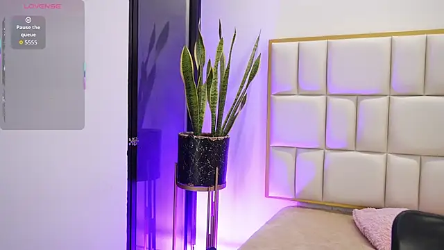 Anais aradia online show from January 8, 2026, 5:24 am