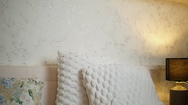 AmyKaiya online show from April 6, 2026, 8:32 pm