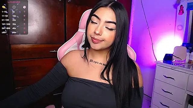 Snapshot of eva_six chatting on February 18, 2025, 10:47 pm eva six online show from February 18, 2025, 10:47 pm