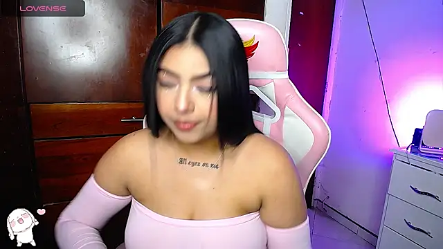 Snapshot of eva_six chatting on December 6, 2024, 8:12 pm eva six online show from December 6, 2024, 8:12 pm