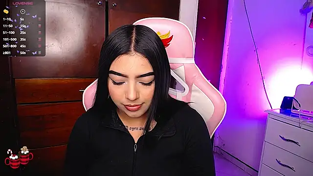 Snapshot of eva_six chatting on December 19, 2024, 7:51 pm eva six online show from December 19, 2024, 7:51 pm