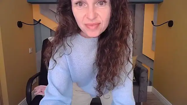 EllaLong online show from April 25, 2026, 11:35 am