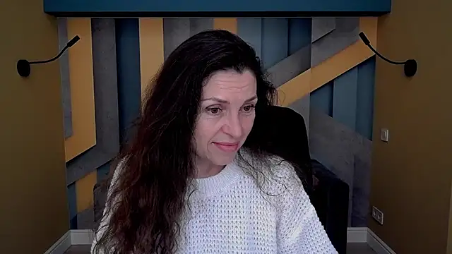 Snapshot of EllaLong chatting on November 14, 2025, 12:31 pm EllaLong online show from November 14, 2025, 12:31 pm