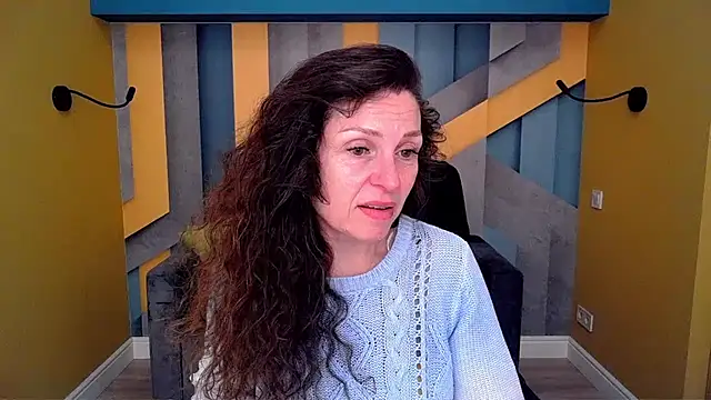 EllaLong online show from April 24, 2026, 11:34 am