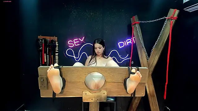 Snapshot of VantablackPLUS_BDSMfetish chatting on February 18, 2025, 3:31 pm VantablackPLUS BDSMfetish online show from February 18, 2025, 3:31 pm