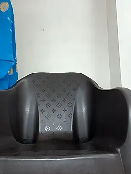  surbhi  online show from December 23, 2025, 4:12 am