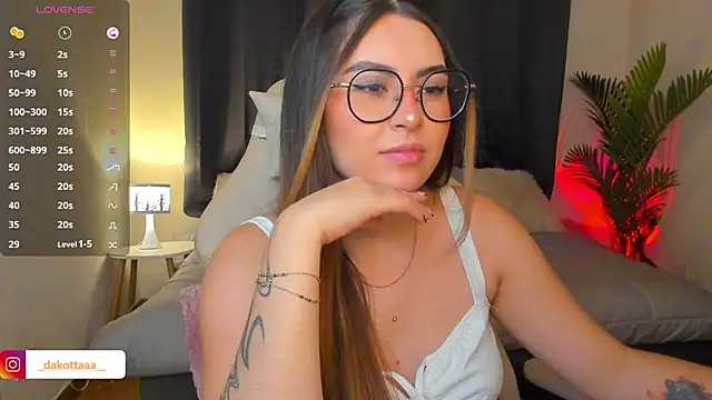 dakottaa  online show from March 31, 2026, 11:40 pm