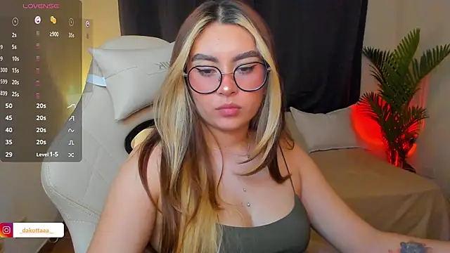 Snapshot of dakottaa_ chatting on July 2, 2026, 12:22 am dakottaa online show from July 2, 2026, 12:22 am