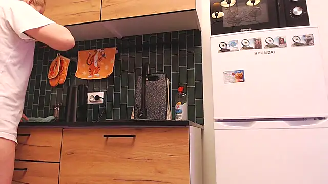 Karolina love  online show from February 22, 2026, 2:14 am