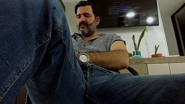 Maxi TheBigDaddy online show from March 18, 2026, 1:35 pm