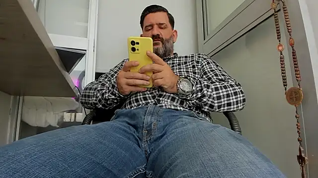 Maxi TheBigDaddy online show from March 25, 2026, 1:32 pm