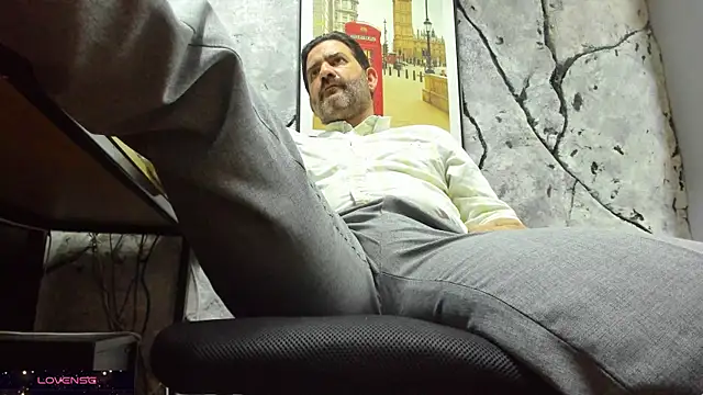 Snapshot of Maxi_TheBigDaddy chatting on December 5, 2025, 11:20 am Maxi TheBigDaddy online show from December 5, 2025, 11:20 am