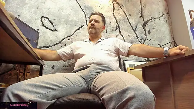 Snapshot of Maxi_TheBigDaddy chatting on October 11, 2025, 3:46 pm Maxi TheBigDaddy online show from October 11, 2025, 3:46 pm