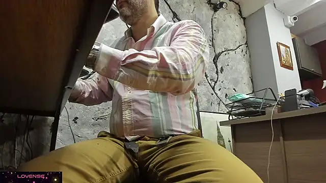 Snapshot of Maxi_TheBigDaddy chatting on September 29, 2025, 10:22 am Maxi TheBigDaddy online show from September 29, 2025, 10:22 am