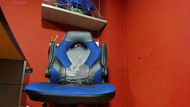 Snapshot of Maxi_TheBigDaddy chatting on March 19, 2025, 1:07 pm Maxi TheBigDaddy online show from March 19, 2025, 1:07 pm