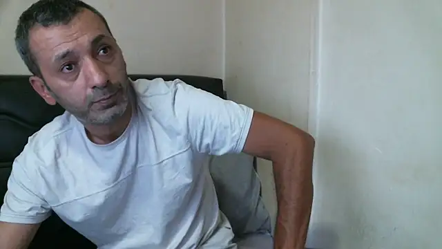 Snapshot of Rator_2 chatting on September 15, 2025, 9:37 pm Rator 2 online show from September 15, 2025, 9:37 pm