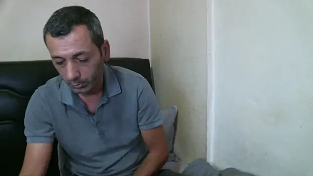 Snapshot of Rator_2 chatting on October 4, 2025, 1:56 pm Rator 2 online show from October 4, 2025, 1:56 pm