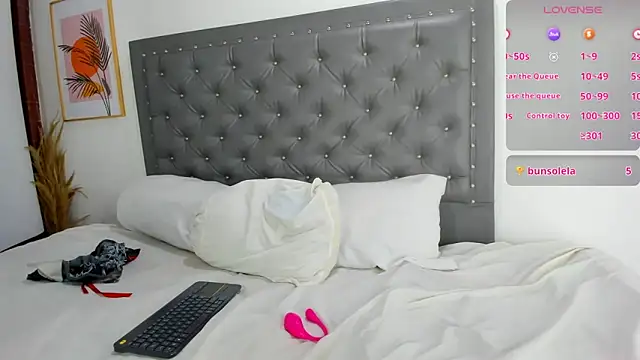 EmiliBonnie online show from February 28, 2025, 3:04 am