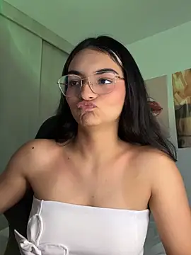 Cat2525 online show from April 4, 2026, 10:05 pm