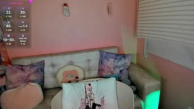 Snapshot of tinysara chatting on December 20, 2025, 4:32 pm tinysara online show from December 20, 2025, 4:32 pm