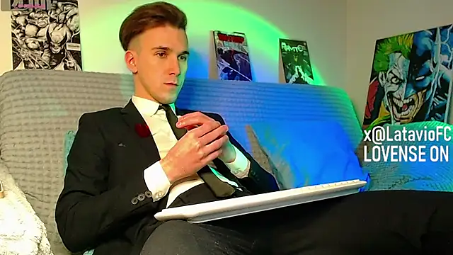 Snapshot of Midnighter_ chatting on April 12, 2026, 10:24 pm Midnighter online show from April 12, 2026, 10:24 pm