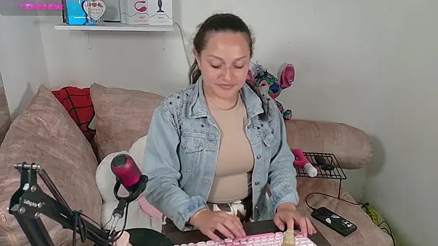 megan doll2 online show from September 14, 2025, 9:48 pm