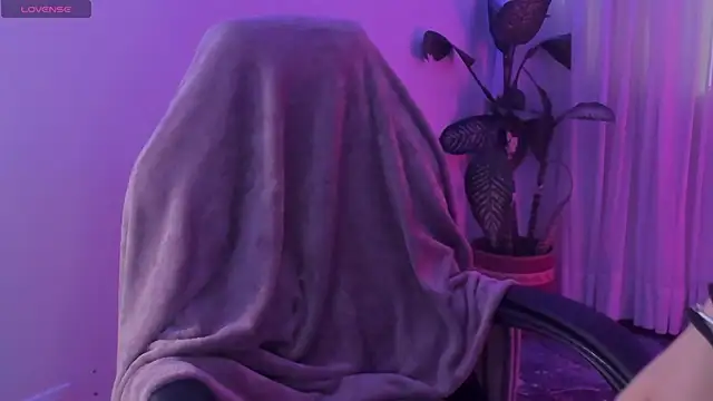 scarlet miller1 online show from October 1, 2025, 12:31 pm