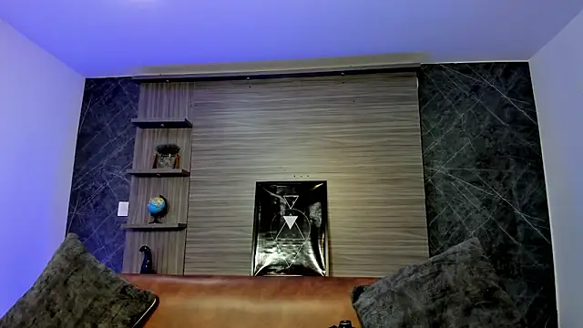 charlottewhitte online show from December 20, 2025, 3:48 pm