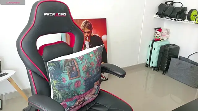 samantha tattu online show from December 1, 2025, 3:57 pm