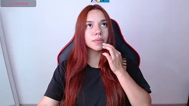 Snapshot of samantha_tattu chatting on March 18, 2025, 8:05 pm samantha tattu online show from March 18, 2025, 8:05 pm