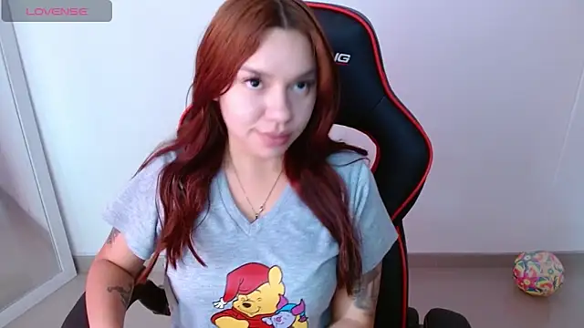 Snapshot of samantha_tattu chatting on February 4, 2025, 3:15 pm samantha tattu online show from February 4, 2025, 3:15 pm