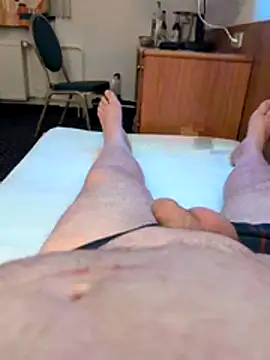 Mariomario0565 online show from October 27, 2025, 7:37 pm