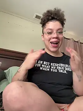 Snapshot of QueenNuttCollector chatting on February 12, 2026, 3:01 pm QueenNuttCollector online show from February 12, 2026, 3:01 pm