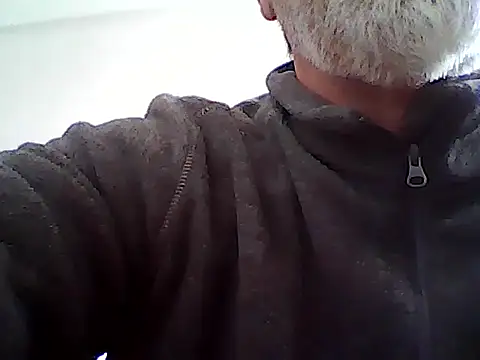 Snapshot of xcimeru chatting on March 1, 2025, 12:23 pm xcimeru online show from March 1, 2025, 12:23 pm