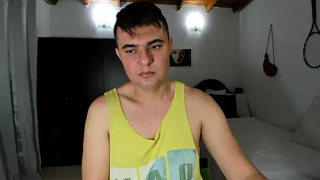 Snapshot of andrhes_baby chatting on December 13, 2024, 10:30 am andrhes baby online show from December 13, 2024, 10:30 am