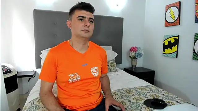 Snapshot of andrhes_baby chatting on January 25, 2025, 7:07 pm andrhes baby online show from January 25, 2025, 7:07 pm