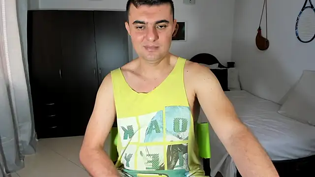 Snapshot of andrhes_baby chatting on December 13, 2024, 1:33 pm andrhes baby online show from December 13, 2024, 1:33 pm