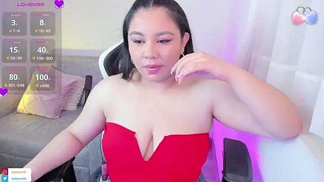 ambar-wells online show from October 13, 2025, 5:03 pm