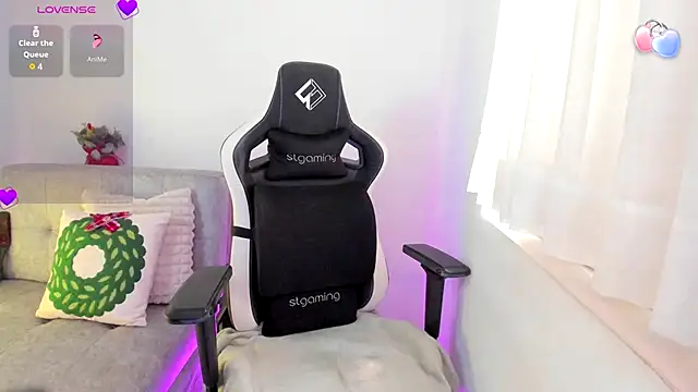 ambar-wells online show from December 15, 2025, 3:40 pm