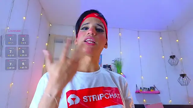 Ariel Femboy  online show from November 15, 2025, 2:48 am