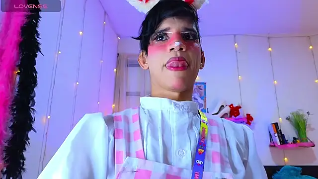 Ariel Femboy  online show from November 30, 2025, 3:51 am