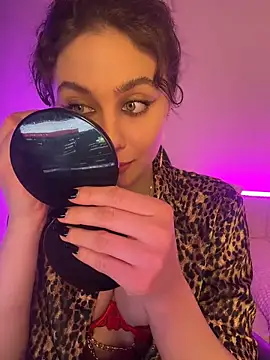 Snapshot of Your_insomniya chatting on February 9, 2026, 8:40 pm Your insomniya online show from February 9, 2026, 8:40 pm