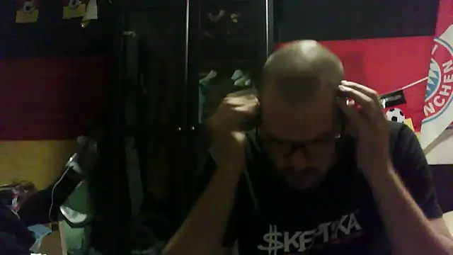 Die-geile-Sau online show from September 23, 2025, 7:54 pm