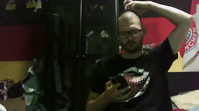 Die-geile-Sau online show from September 16, 2025, 7:04 pm