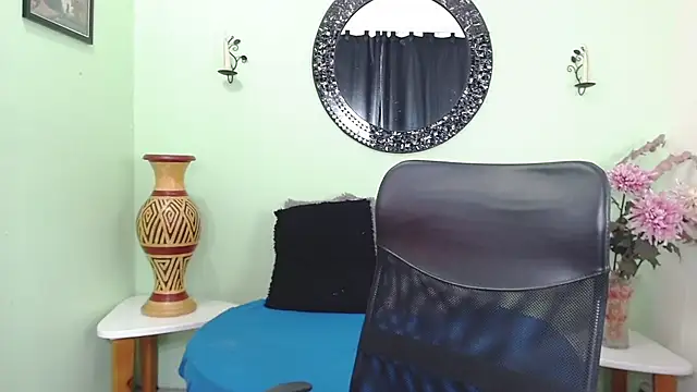 Sofia Franco  online show from February 11, 2026, 2:17 pm