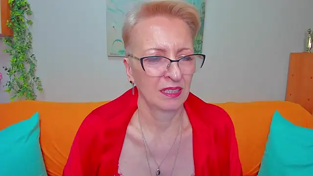 iamyourdream89 online show from April 9, 2026, 11:27 am